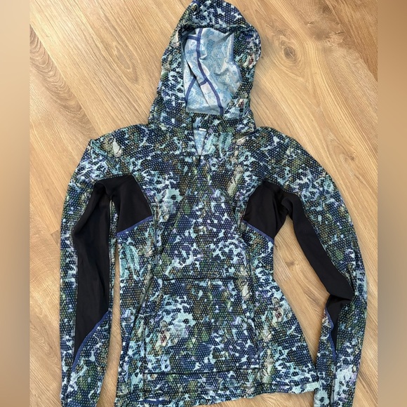 Lululemon Runbeam Hoodie - Picture 3 of 8